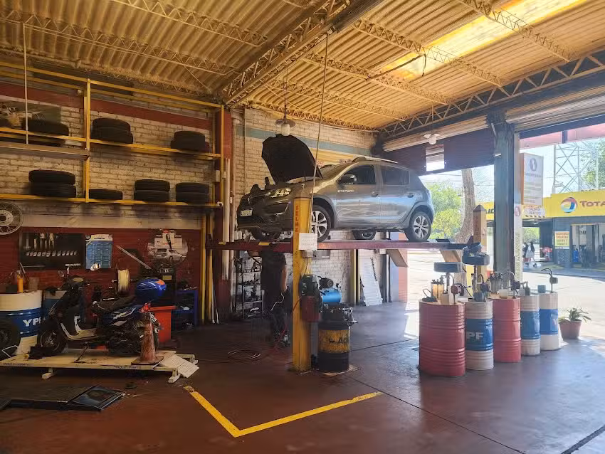 Autocentro Brasil &ndash; Gomeria Lubricentro y Tren Delantero