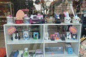 BENJA LIBRER&Iacute;A, REGALERIA Y SERVICIO T&Eacute;CNICO DE CELULARES