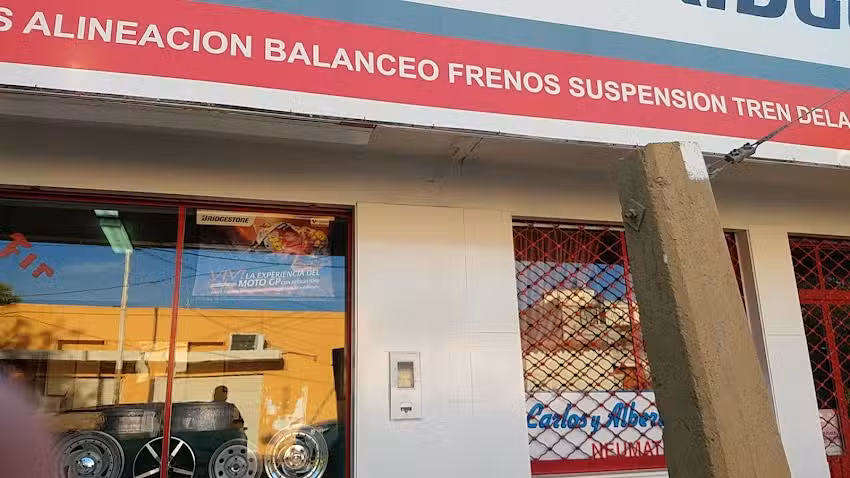 Carlos y Alberto Raverta Neumaticos