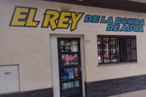 EL REY DE LA BOMBA DE AGUA