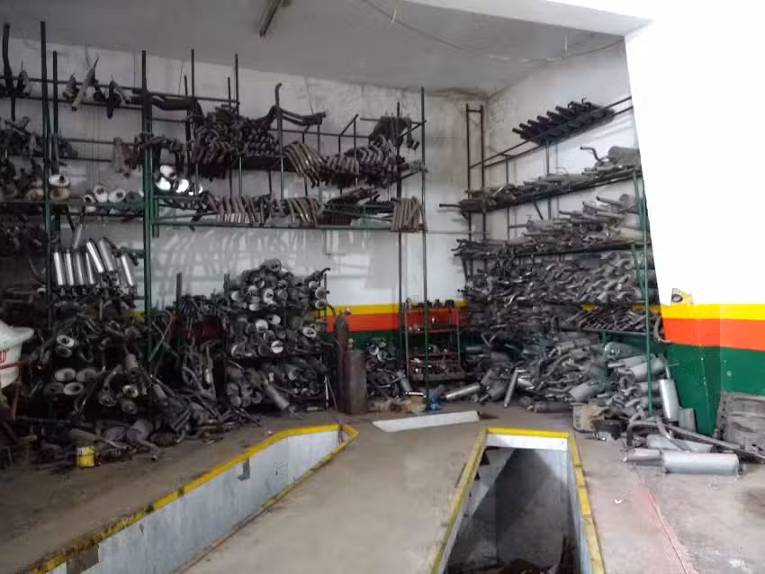 Escapes Brown &ndash; Eb