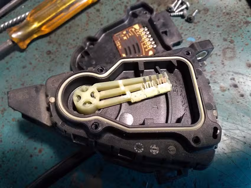 Marcelo Brugna Inyec. Electronica