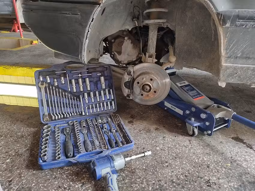 Mart&iacute;nez Tren Delantero