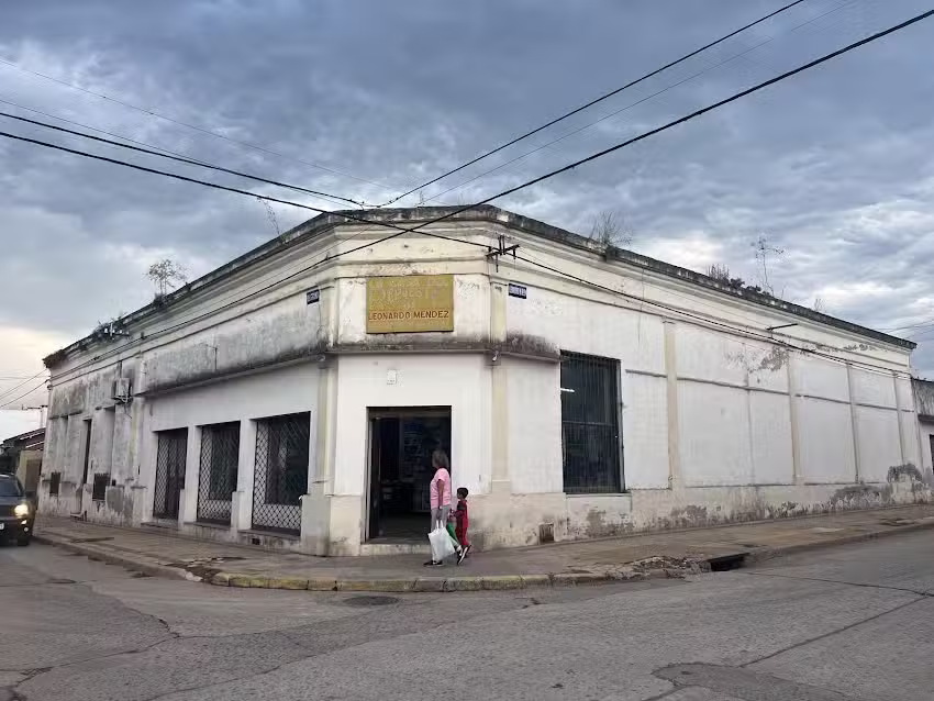 M&eacute;ndez L G &ndash; la Casa del Repuesto