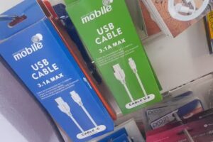 Peluqueria unisex &ldquo;Corta Pelo&rdquo;, accesorios para celular y regaleria