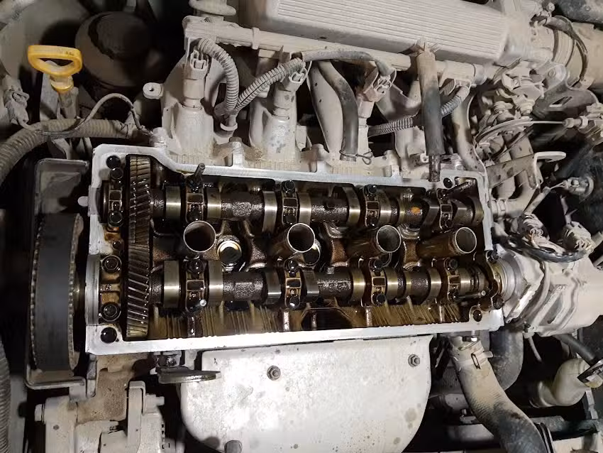 Taller mec&aacute;nico bah&iacute;a blanca