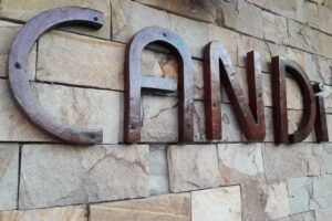 UYUYUY Tapicer&iacute;a y Restauraciones